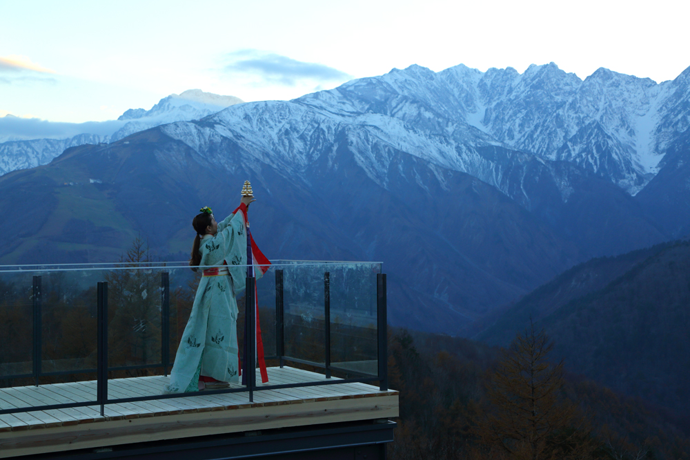 HAKUBA MOUNTAIN HARBOR×⽇本伝統舞台藝術